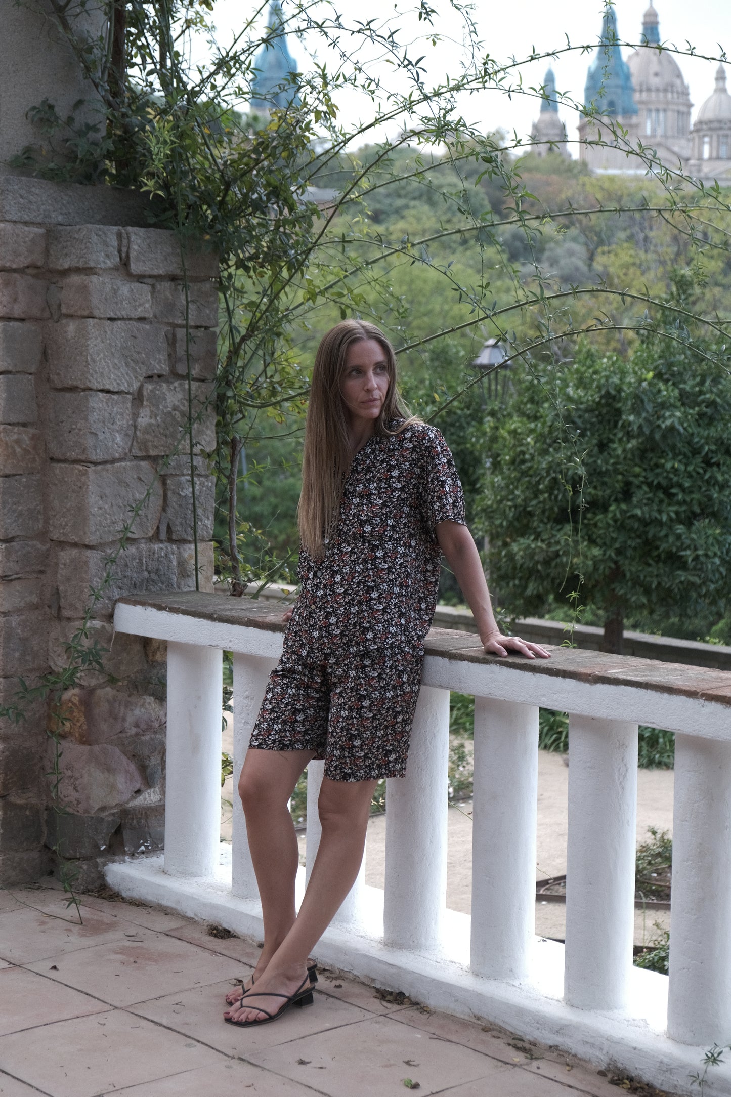 Girl in a comfy mambo flowers total look. 